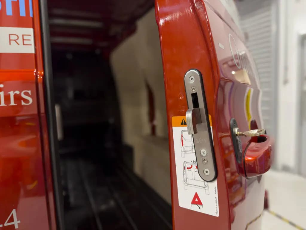 Chiusure di sicurezza per furgoni: maggiore protezione per le tue consegne