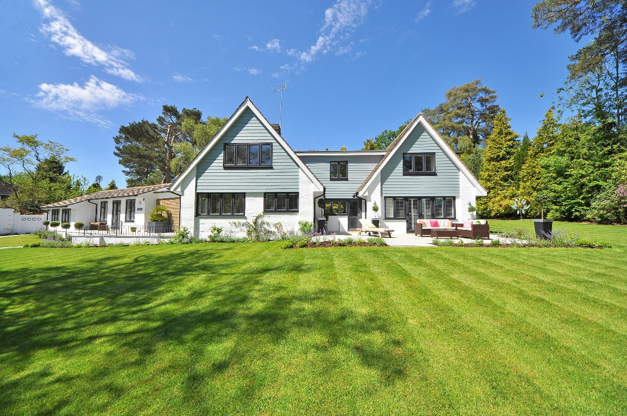 Find the Best Sunroom Contractor Near Me for Elegant Spaces