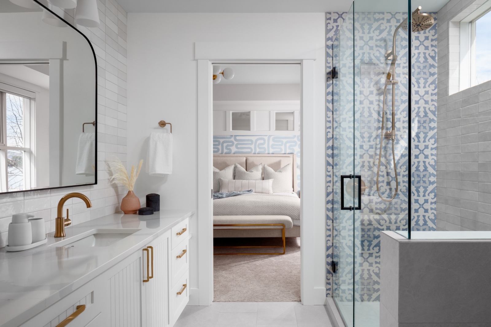 Elegant Showers: Transform Your Bathroom with Style and Luxury