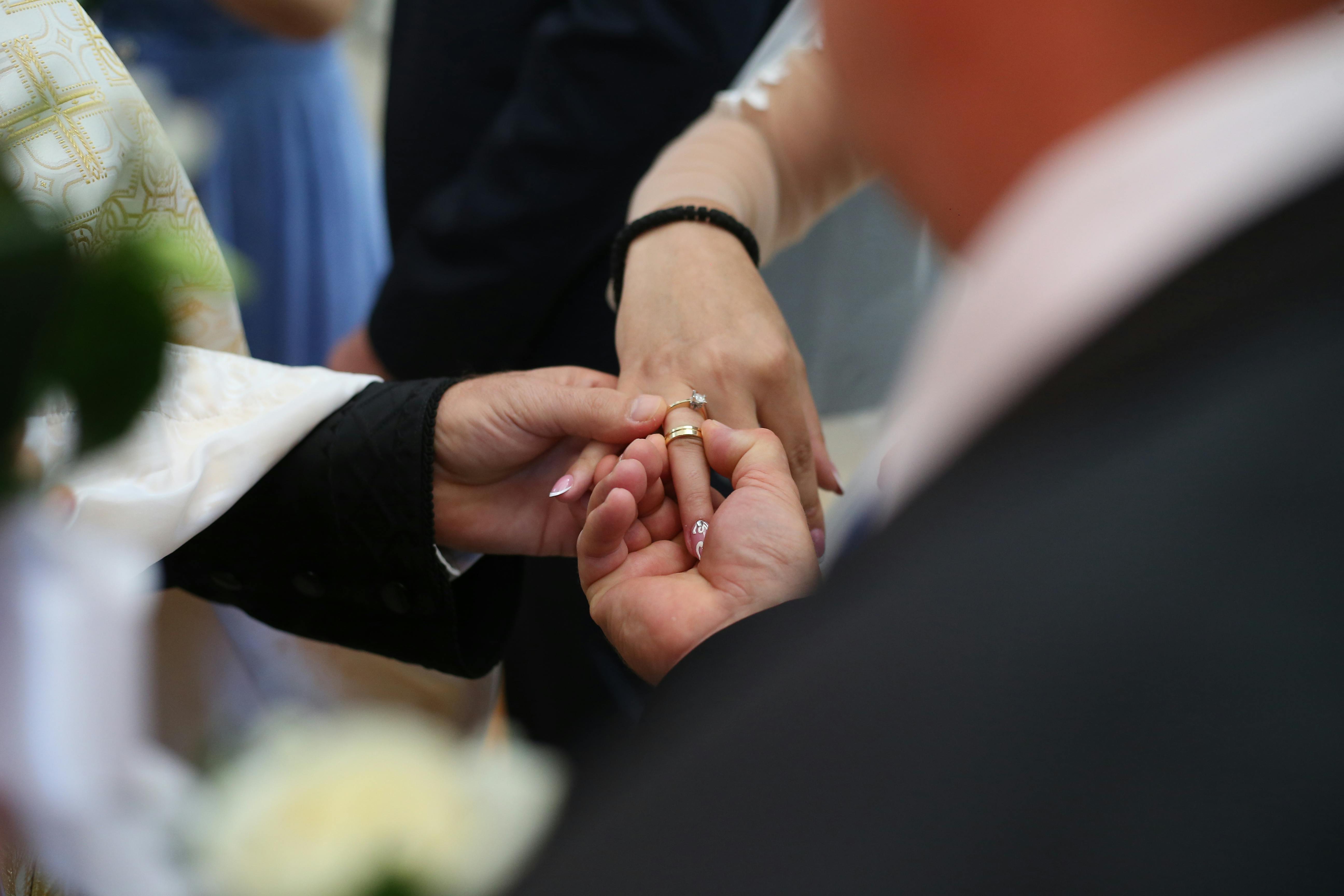 Brightly grown Jewelry – Timeless Rings for Your Love Story