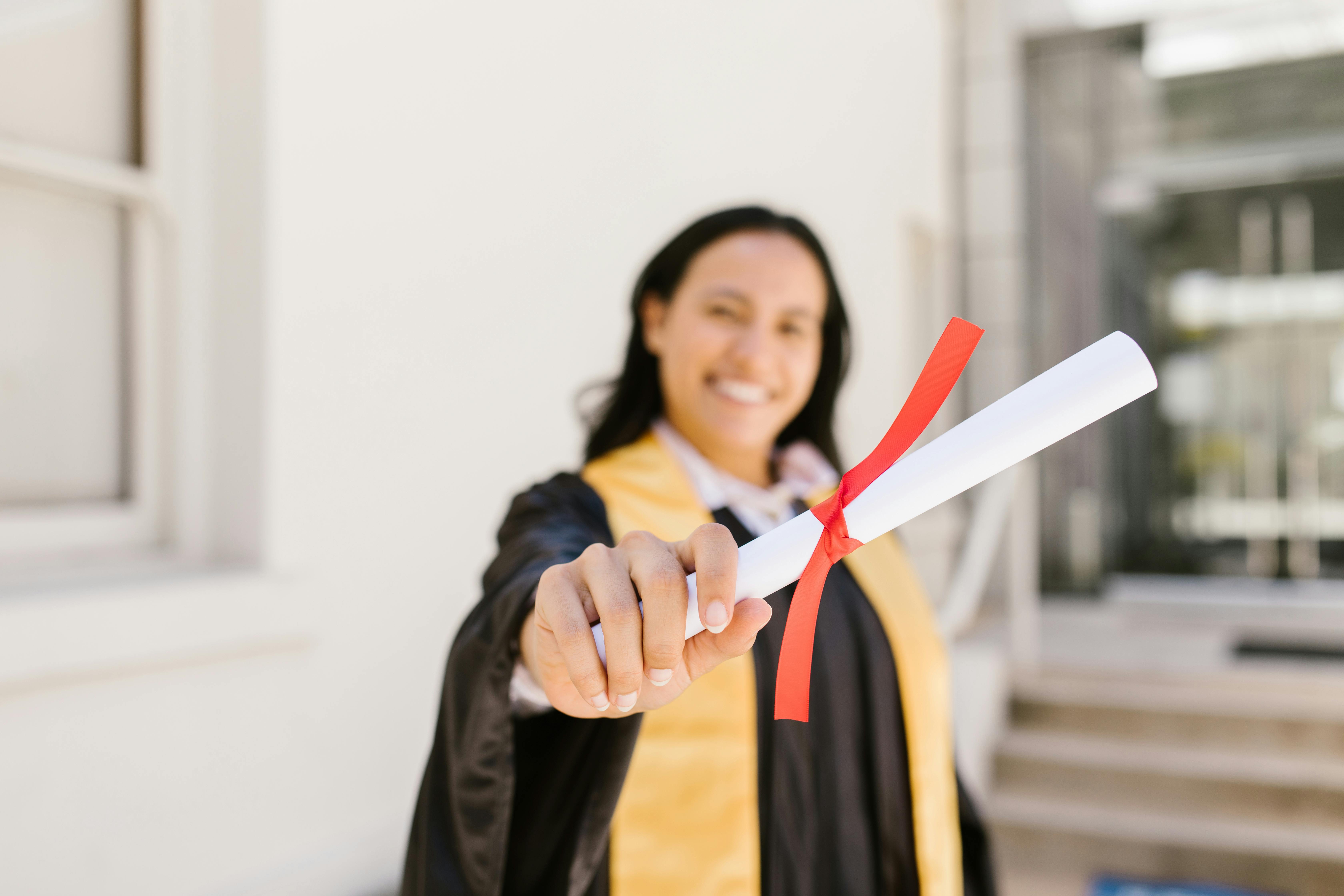 Best Fake Diplomas: What Makes Them Look Authentic?